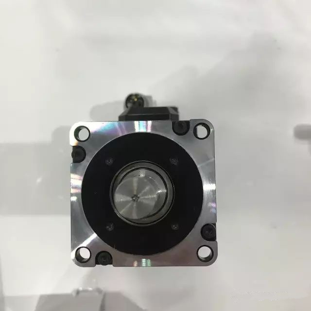 直驱转台