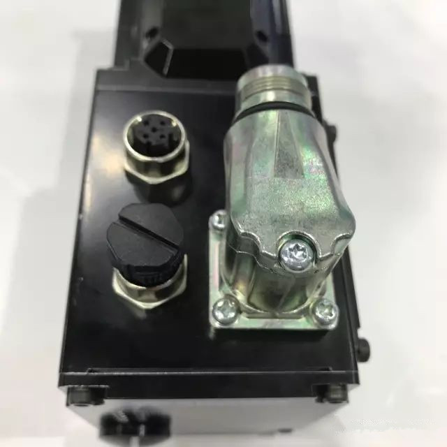 直驱转台